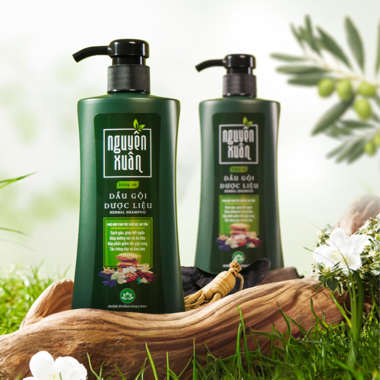 Dầu gội dược liệu Nguyên Xuân xanh dưỡng tóc Dầu gội dược liệu Nguyên Xuân xanh dưỡng tóc